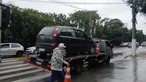 Veiculo Chevrolet Meriva sofre pane mecânica em Itapecerica da Serra SP e guincho Denis Turbo chega ao local em 20 em minutos