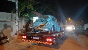 Denis Turbo de Itapecerica da Serra presta serviço emergencial de reboque de VW Fusca em Embu guaçu